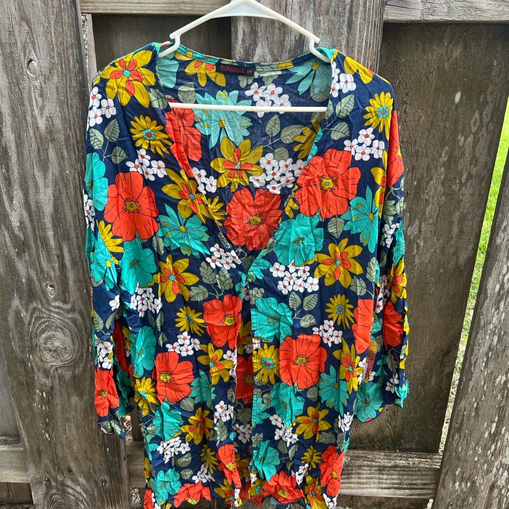 Floral Women Top tavarana